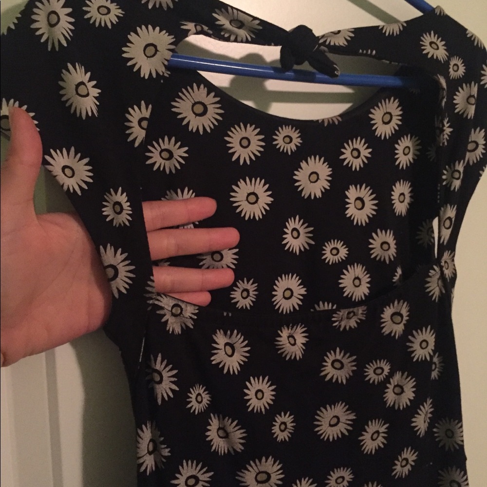 🔻SOLD ON MERC🔻 Aritzia Talula Daisy Dress - Picture 7 of 7